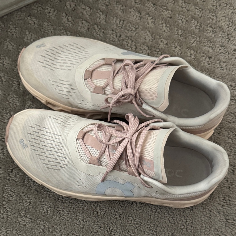 On Cloud Monsters Women’s 9.5